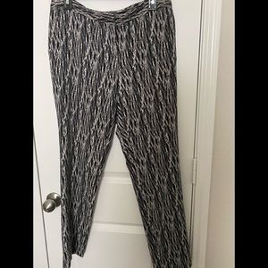 VINCE CAMUTO black and white pants